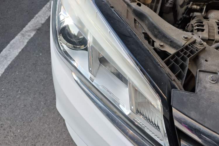 Used Roewe 360 2018 PLUS 1.5L Automatic Luxury Edition Right Front Headlight