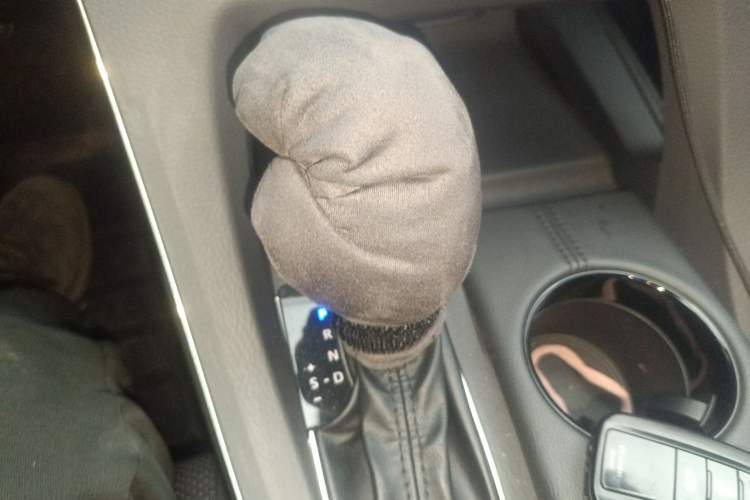 Used Toyota Avalon 2019 Dual-Engine 2.5L Luxury Edition China VI Standard