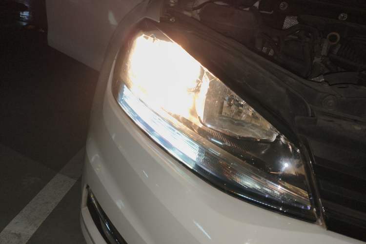 Used Volkswagen Golf 2018 230TSI Automatic Luxury Version
