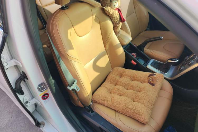 Used Volvo V40 2017 T3 Zhiya Edition Right Front Seat