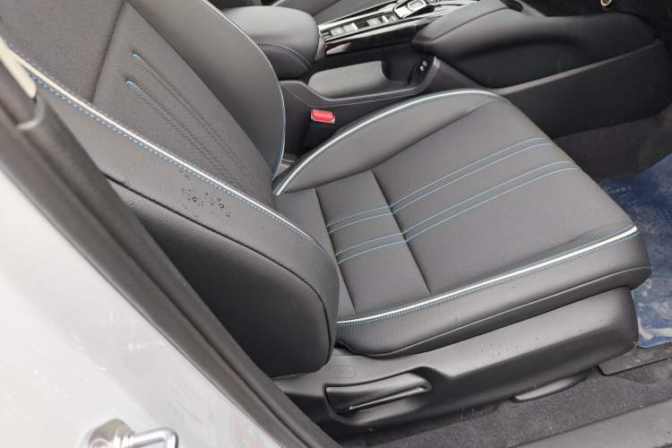 Used Honda HR-V 2023 2.0L eHEV Dynamic Smart Edition