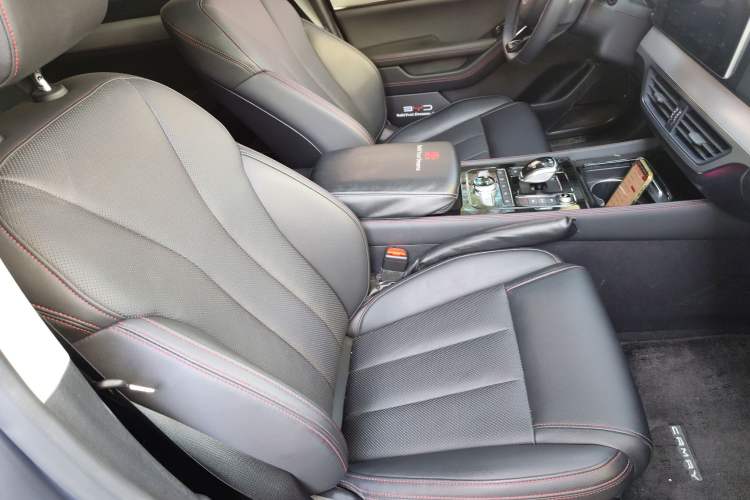 Used BYD Tang New Energy 2018 DM 2.0T All-Wheel Drive Smart Connectivity Luxury Model 7 Seats China V Emission Standard