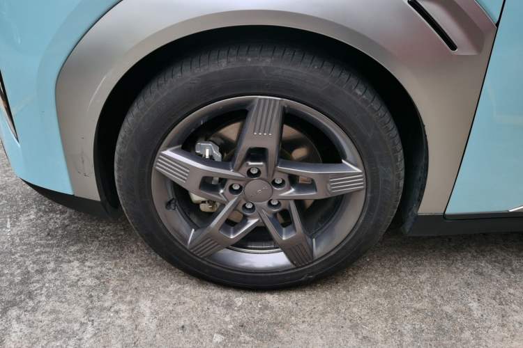 Used AION Y 2022 Plus 70 Tech Edition