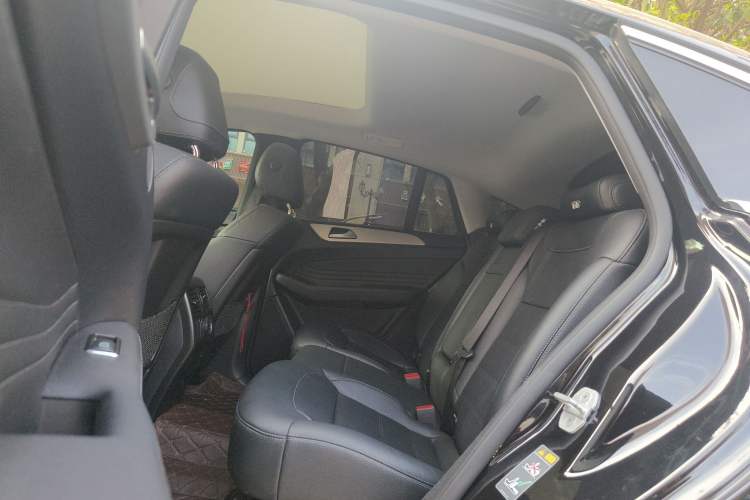 Used Mercedes-Benz GLE Coupe 2017 GLE 400 4MATIC Coupe SUV Left Rear Seat