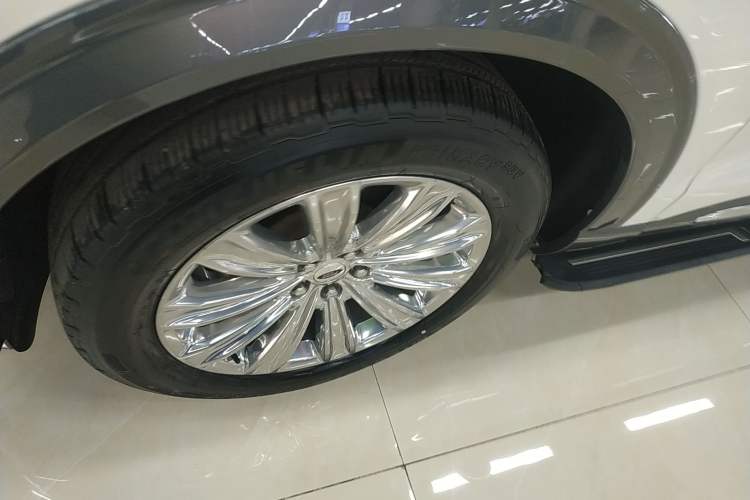 Used Ford Explorer 2020 EcoBoost 285 4x4 Titanium Edition 6 Seats Left Front Wheel Hub