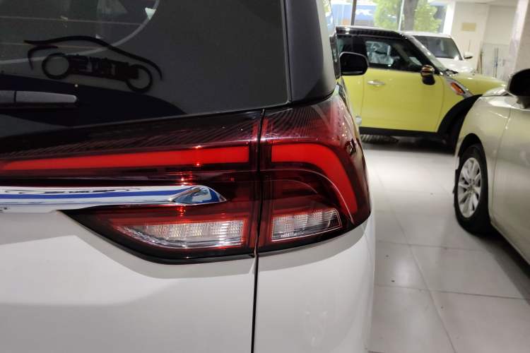 Used SAIC MAXUS G50 2022 1.5T Automatic Comfort Touring B Right Rear Taillight