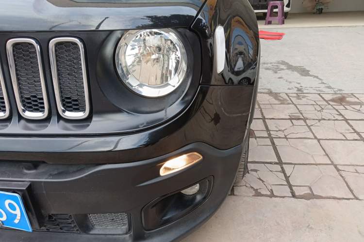 Used Jeep Renegade 2016 1.4T Automatic Kinetic Edition Left Front Headlight