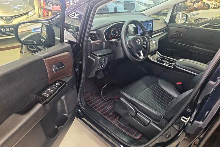 Used Honda Odyssey 2024 2.0L eHEV Sharp & Enjoy Edition