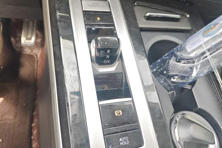 Used Volkswagen Tavendor 2023 380TSI Four-Wheel Drive R-Line Cruise Edition
