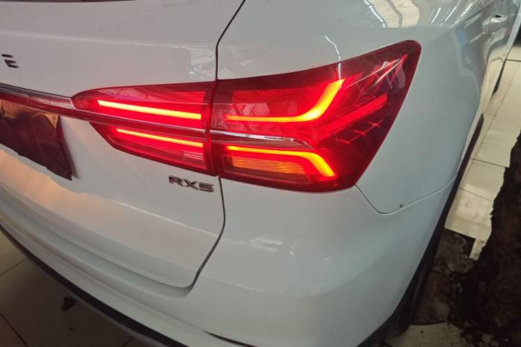 Used Roewe RX5 2022 330TGI Automatic National Style Edition Right Rear Taillight