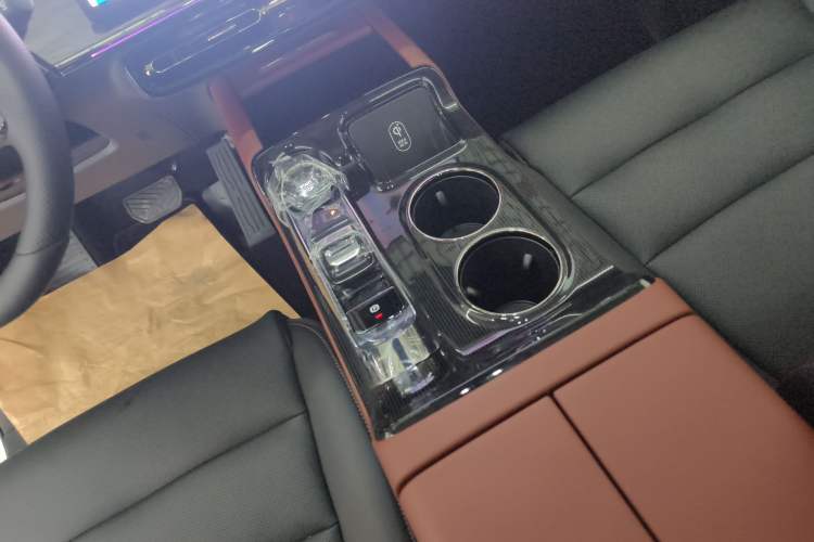 Used GAC Trumpchi E8 New Energy 2024 150km Dragon Roar Starry Night+