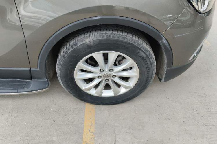 Used Buick Envision 2014 28T Four-Wheel Drive Elite Model Right Front Wheel Hub