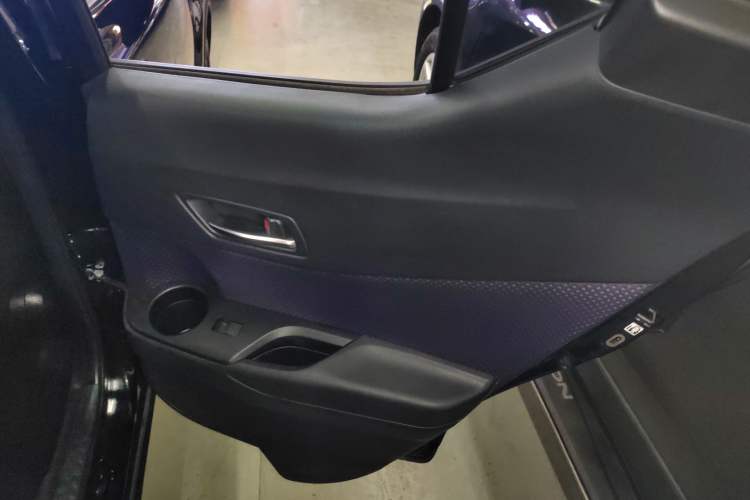 Used Toyota C-HR 2018 2.0L Leading Edition China VI