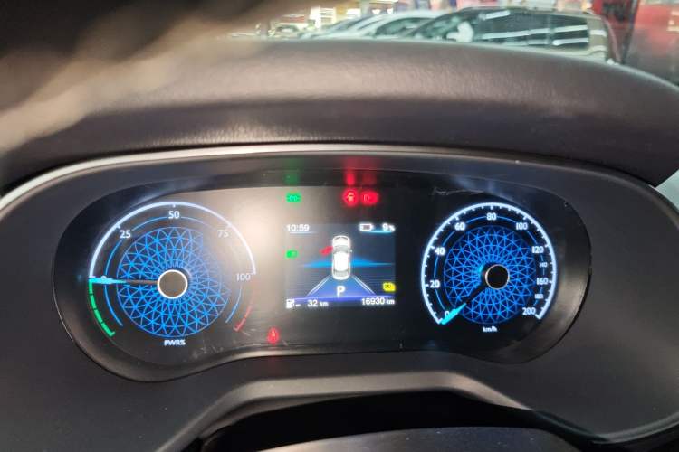 Used Hongqi E-QM5 2023 Revised Version Basic Travel Edition Instrument Cluster