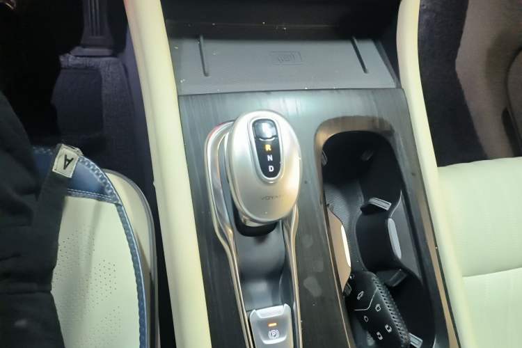 Used VOYAH Dream 2022 Low-Carbon Edition Dream+ Smart Enjoyment Package Gear Lever