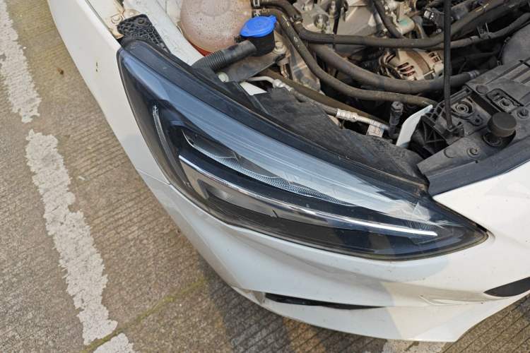 Used Ford Focus 2021 Hatchback EcoBoost 180 Automatic Titanium Edition Right Front Headlight