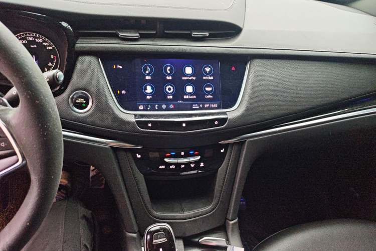 Used Cadillac XT5 2021 28T Four-Wheel Drive Luxury Version Audio And AC Panel