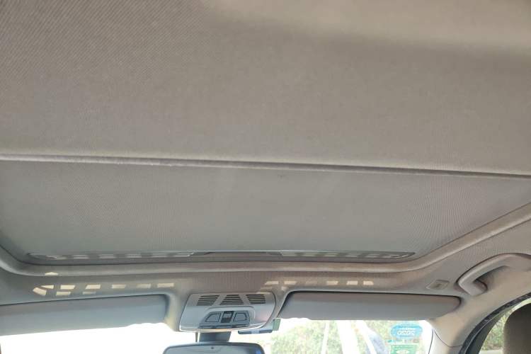 Used BMW 3 Series 2015 320Li Luxury Edition Fashion Model
