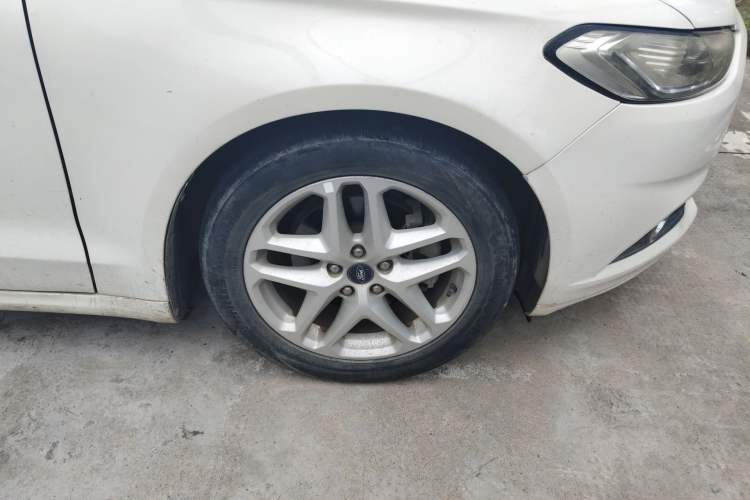 Used Ford Mondeo 2013 1.5L GTDi180 Fashion Edition Right Front Wheel Hub