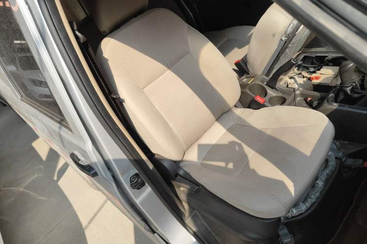 Used Wuling Rongguang S 2021 1.2L Base Model Window-Sealed 5-Seat LSI Car