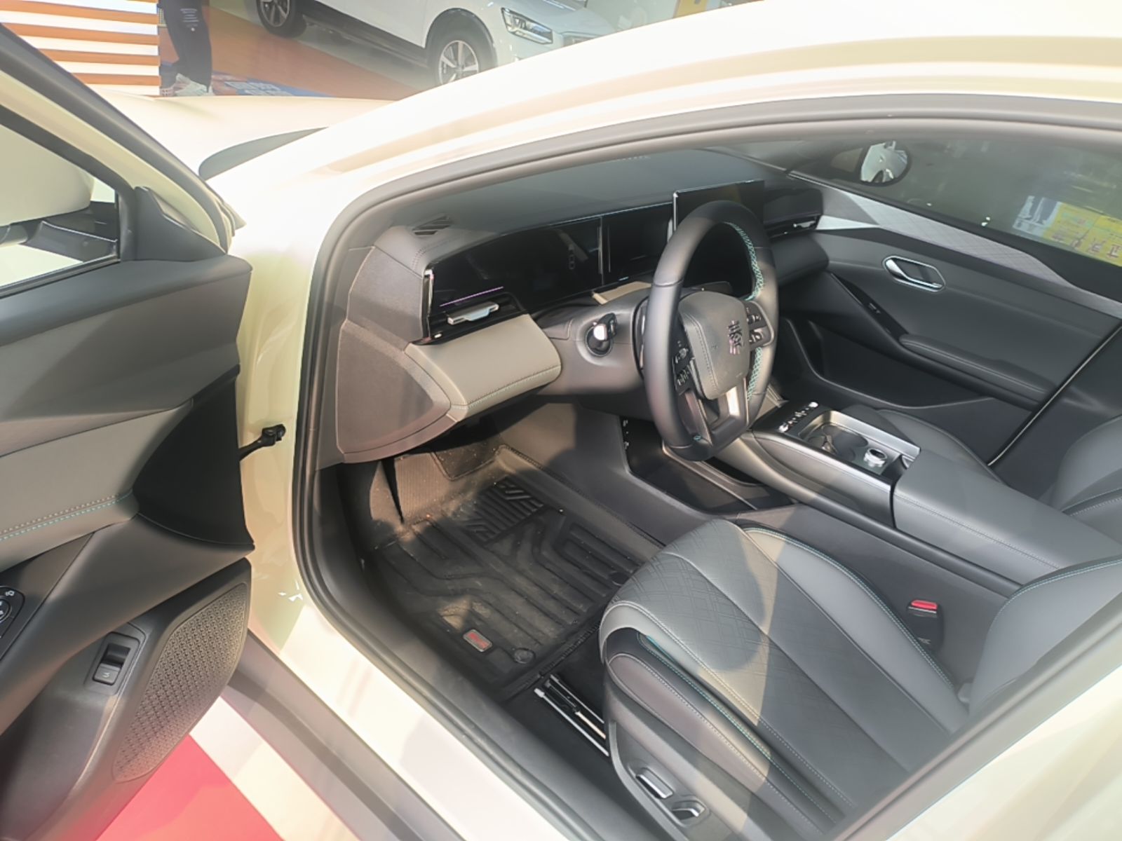 BYD Qin L 2025 EV 545KM Cloud Suspension Edition — снимка 18