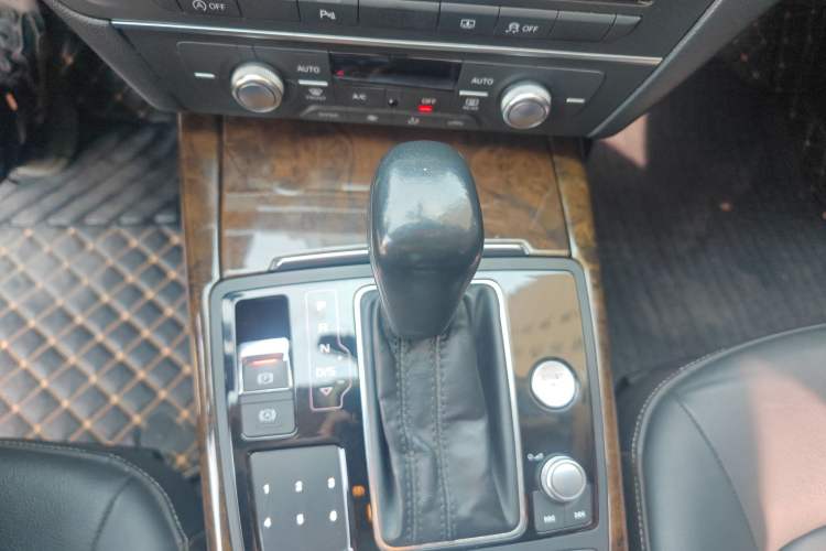 Used Audi A6L 2018 30th Anniversary Edition 45 TFSI quattro Sport model
