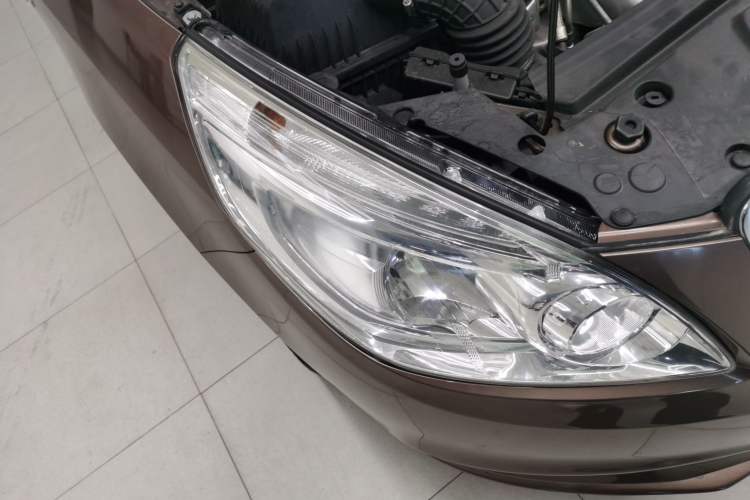 Used Buick GL8 2018 28T Luxury Model China VI Standard Right Front Headlight