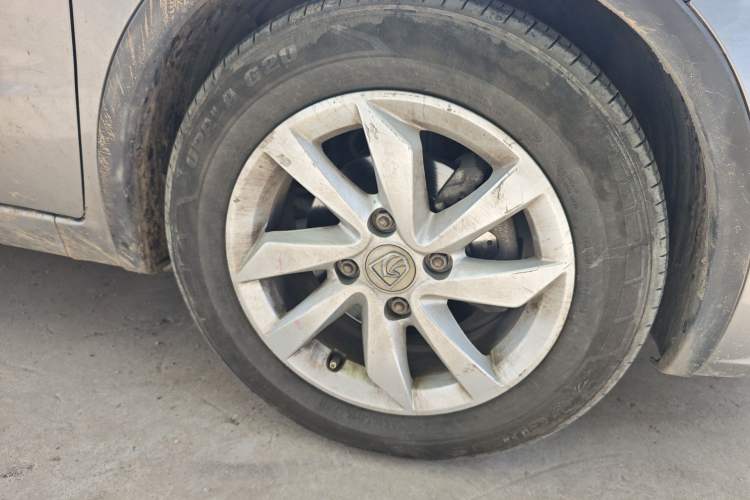 Used Baojun 310W 2017 1.5L Manual Comfort Version China V Right Front Wheel Hub