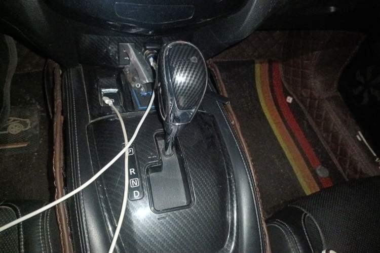 Used Nissan X-Trail 2019 2.0L CVT Smart Connect Comfort Edition 2WD Gear Lever