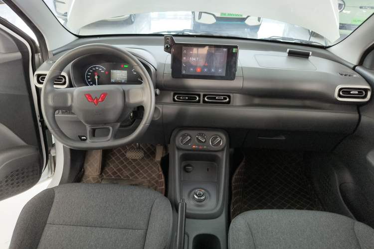 Used Wuling Hongguang New Energy 2024 All-Electric Model 300KM Standard Version
