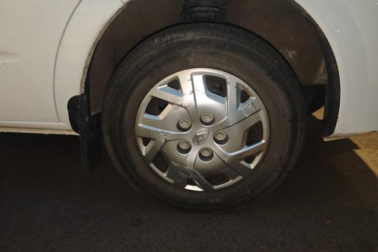 Used SAIC MAXUS Xintu V80  Right Front Wheel Hub