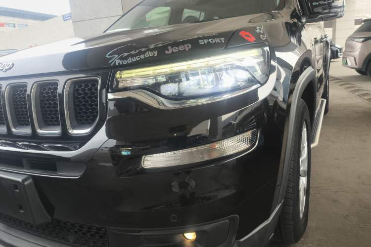 Used Jeep Commander 2018 2.0T Two-Wheel Drive Enjoyment Version China VI Emission Standard