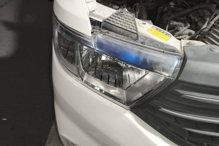 Used Wuling Hongguang V 2019 1.5L Base Version China VI LAR Right Front Headlight