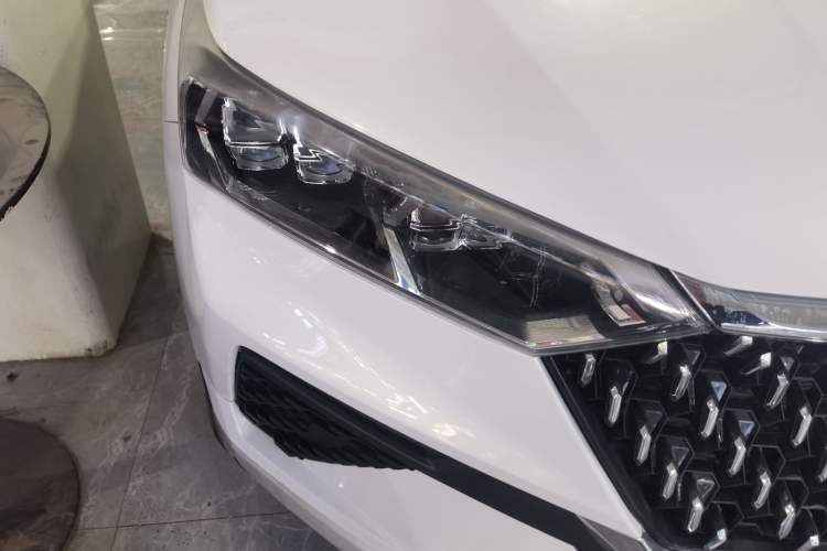 Used Bestune T77 2021 PRO 280 TID Automatic Elite Model Right Front Headlight