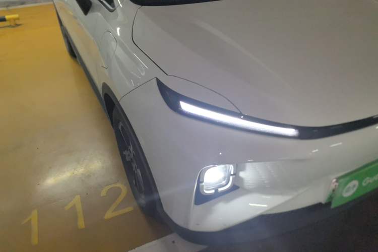 Used Geometry E Firefly 2024 301km Starlight Right Front Headlight