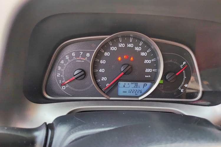 Used Toyota RAV4 2015 2.0L CVT Two-Wheel Drive Fashion Edition Instrument Cluster