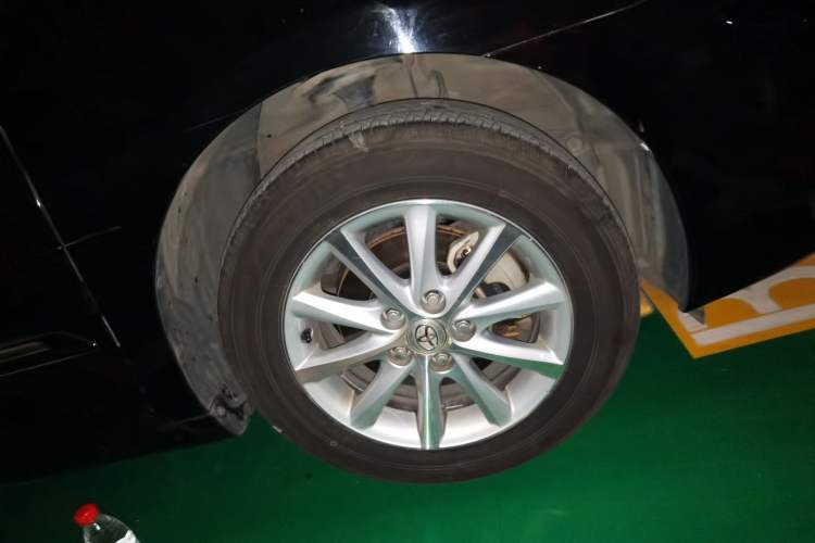 Used Toyota Camry 2013 200G Classic Luxury Edition Right Front Wheel Hub
