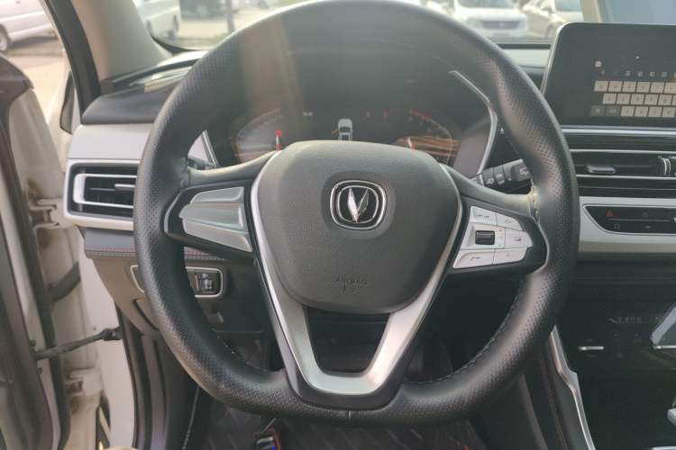 Used CHANGAN CS75 2020 280T DCT Luxury Model China VI Standard Steering Wheel