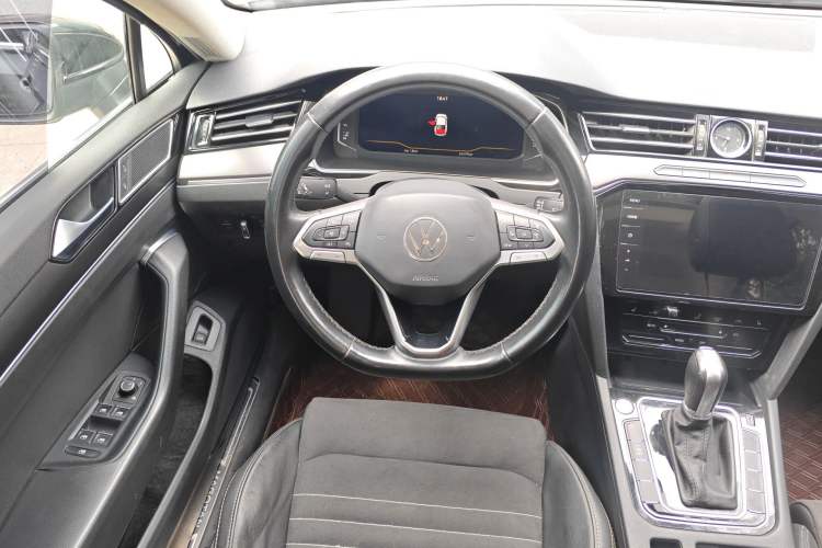 Used Volkswagen Magotan 2020 380TSI DSG Luxury Version Steering Wheel