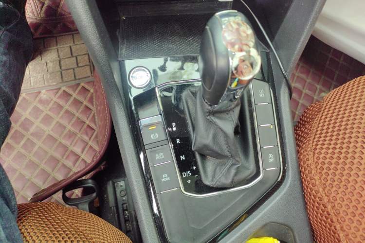 Used Volkswagen Tharu 2019 280TSI Two-Wheel Drive Luxury Version China VI Standard Gear Lever