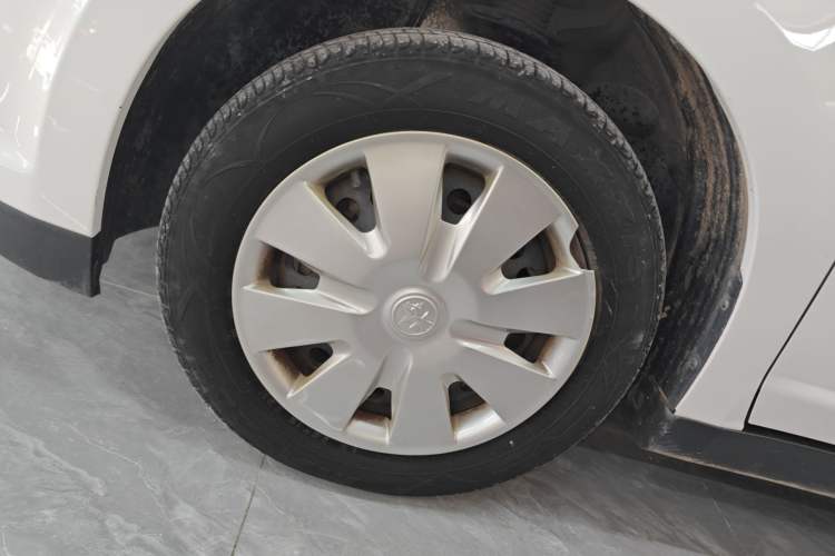 Used Venucia R50 2016 1.6L Manual Elite Edition
