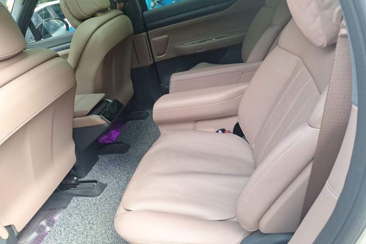 Used Nio ES8 2023 75 kWh Left Rear Seat