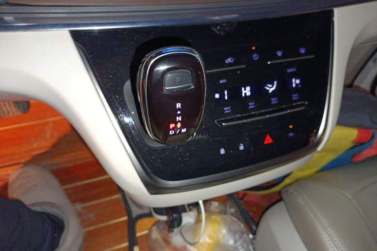 Used Buick GL8 2022 Land Cruiser Executive Class 652T Comfort Model