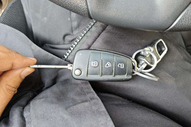 Used JAC Refine M3 2022 1.8L 7-seat Standard Edition