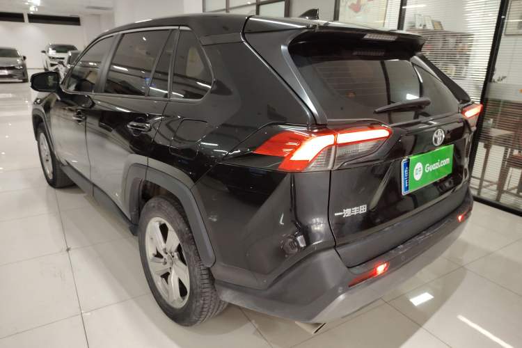 Used Toyota RAV4 2021 2.0L CVT Two-Wheel Drive Fashion Edition Rear Left 45 Deg