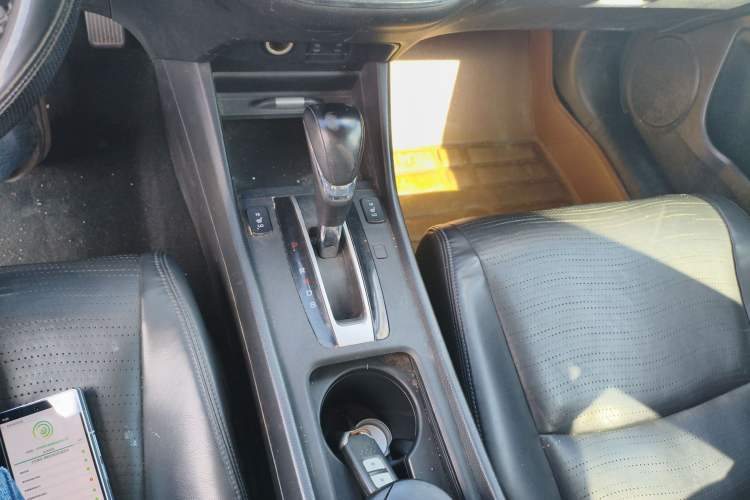 Used Honda Jade 2013 1.8L CVT Luxury Edition 5 seats
