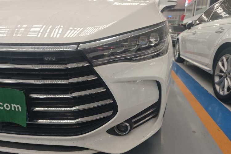 Used BYD Song MAX 2019 1.5T Automatic Smart Connect ZhiLian RuiDong Model 7 Seats China V Emission Standard
