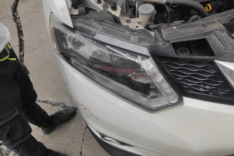 Used Nissan X-Trail 2014 2.0L CVT Comfort Edition 2WD Right Front Headlight