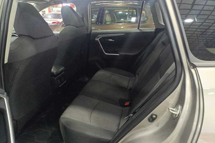 Used Toyota RAV4 2021 2.0L CVT Two-Wheel Drive Fashion Edition
