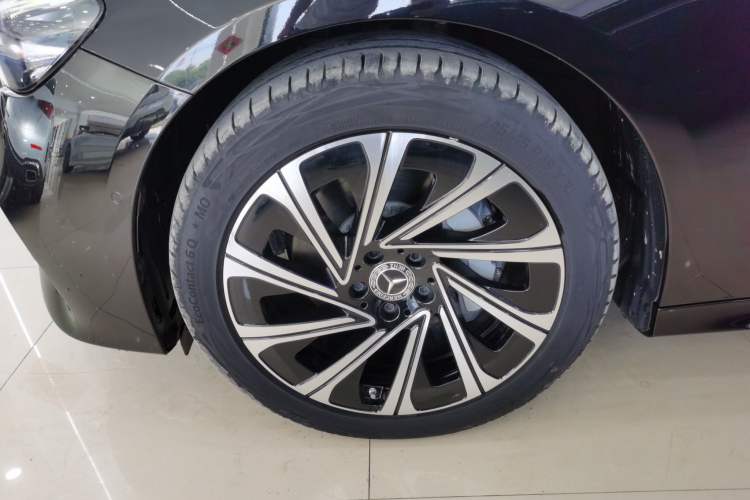 Used Mercedes-Benz E-Class 2024 Facelift E 300 L Luxury Edition